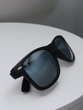 Load image into Gallery viewer, F-1 Black Woods Smoke